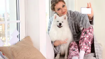 Influencerii care s-au lăudat pe social media cu pietriș pentru că au crezut că sunt roci lunare