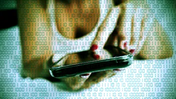 Amenințarea sexuală care îi pândește pe adolescenți pe internet