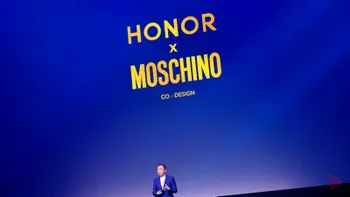 Honor View 20 „îmbrăcat” în Moschino arată cam așa