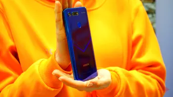 Honor View 20 - Cum e un flagship pentru tineri care se bate cu iPhone Xs Max