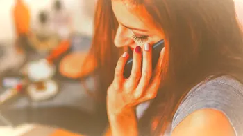 Premiera Orange pentru România o să te facă să vrei un telefon nou