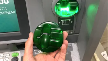 Cum să eviți să fii păcălit de infractorii de bancomate