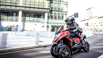Motocicleta cu patru roți ar putea fi transportul perfect pentru București