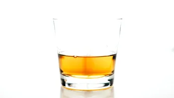 Alcoolul fals care te amețește bine fără să te îmbete