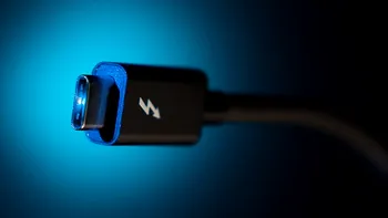 De ce să nu folosești porturi USB publice sau cabluri împrumutate