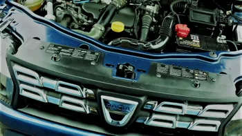 Dacia cu motoare defecte? Un român s-a trezit fără mașină, dar Renault neagă problemele