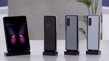Samsung Galaxy Fold, telefonul de 2000 de euro, se vinde excelent