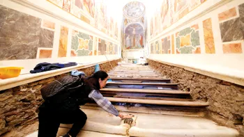 Vatican dezvăluie scara pe care ar fi mers Iisus. E prima dată după 300 de ani