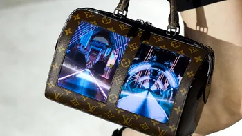Louis Vuitton a anunțat poșete cu ecrane flexibile, din motive necunoscute