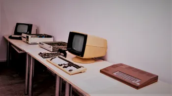 De ce nu știu angajații români să folosească un PC și de ce bugetarii primesc spor pentru asta