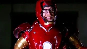 Adam Savage de la Mythbusters își face propria armură Iron Man