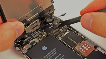Apple vrea să-și cumpere independența cu peste un miliard de dolari