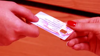 Sistemul cardului de sănătate a picat în plină criză: CNAS vrea să renunțe la el