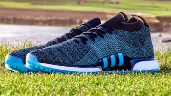 Plasticul din ocean, folosit la adidași: când îi poți cumpăra