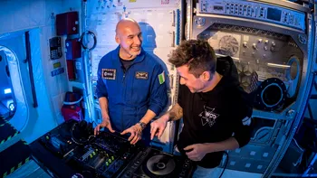 Omul care s-a dus în spațiu ca să pună muzică: ce DJ a intrat în istorie