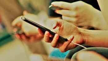 Noul standard care înlocuiește SMS-urile îi lasă pe alții să-ți spioneze convorbirile