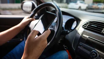 Se modifică legea circulației. Noi sancțiuni pentru șoferi. Ce se întâmplă cu cei care folosesc telefonul la volan