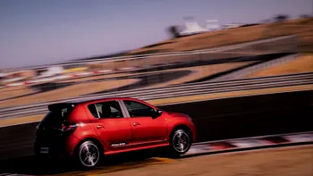 Veste de la Renault: arată ca Dacia Sandero, dar e un monstru pe șosele