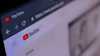 Cât costă un milion de afișări pe YouTube în România, dacă vrei să faci asta