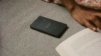 Telefonul cu numai trei funcții care te va face să uiți de iPhone 11