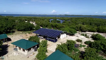 O centrală solară a rezolvat problema apei potabile în Kenya: la ce au ajutat bateriile Tesla
