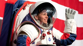NASA dezvăluie costumul spațial ultraperformant pentru misiunea pe Lună din 2024