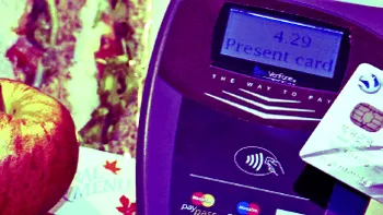 Dai cu cardu’ la piețar să-ți iei ceapă și mărar: unde plătești în București fără cash
