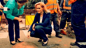 Gabriela Firea, în groapă cu banii: suma fabuloasă cu care se împrumută Primăria Capitalei pentru ”proiecte”