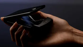 Cum arată Motorola Razr 2019 în realitate, singurul telefon pliabil pe care ți l-ai dorit