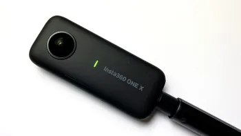 Insta360 One X e camera pe care s-o ai cu tine când începe acțiunea