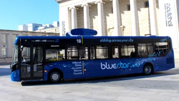 Autobuzul care curăță aerul, invenția de care ai nevoie în București