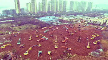 De ce construirea unui spital în China în doar câteva zile e, totuși, o lecție