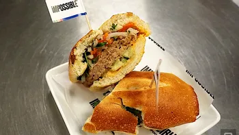Burgerii din carne vegetală nu ajută, de fapt, planeta: ce spune șeful Impossible Foods