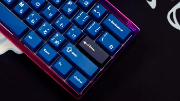Cum arată tastatura care costă cât o Dacia Logan veche de 10 ani