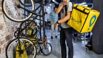 Cum au reușit servicii ca Glovo să-și crească afacerile în pandemie