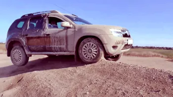 Dacia Duster vs. Tesla X: testul inutil sau genial pentru cele două SUV-uri