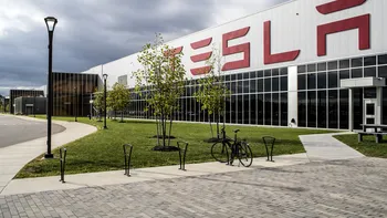 Piedică pentru Tesla: construirea noii fabrici din Germania, suspendată de autorități