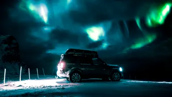 A transformat un Land Rover în casă și acum trăiește viața la care tu doar visezi