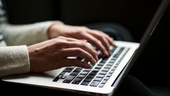 Amenințările cu moartea pe Facebook, ale unui membru AUR, anchetate: consecințe pentru comportamentul online