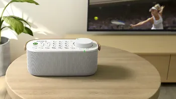 Cea mai ciudată telecomandă de TV din lume face mai multe decât crezi