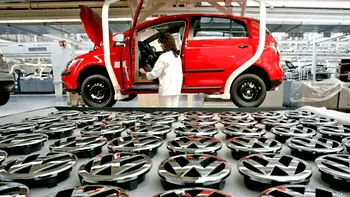 Volkswagen, cu frâna de mână trasă: ce se întâmplă cu angajații din fabricile din Germania