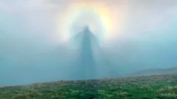 A crezut că vede o fantomă pe cer, iar explicația științifică este fascinantă