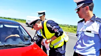 Focuri de armă în Târgoviște. Un polițist pensionat a refuzat să oprească mașina la semnal