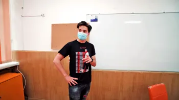 Cum s-a folosit primarul din sectorul 6 de-un video al lui Selly ca să se auto-promoveze