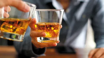 Oamenii de știință au decis: bărbații au voie să consume un pahar cu alcool pe zi