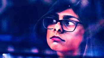 Mia Khalifa a luat 10 la bacalaureat în România, pentru că asta e lumea în care trăim acum