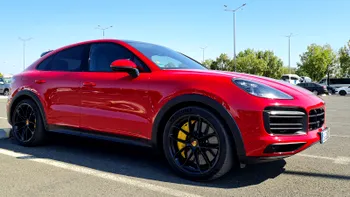 VIDEO Am testat Porsche Cayenne GTS Coupe, mașina care costă cât trei apartamente