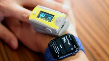 Apple vs. Fitbit: cine îți zice mai bine cum stai cu sănătatea și de ce ambele greșesc la un capitol crucial