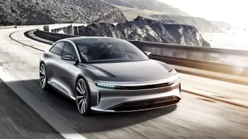 Această mașină electrică are un preț imens, dar merge 800 de kilometri cu o singură încărcare