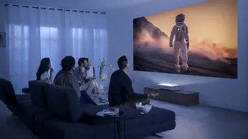 Îți transformă sufrageria în cinematograf, cu adevărat: singurul proiector certificat HDR10+